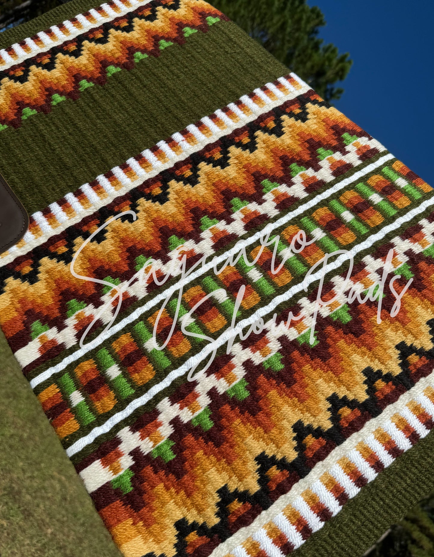 #4937 "Avery" Show Pad