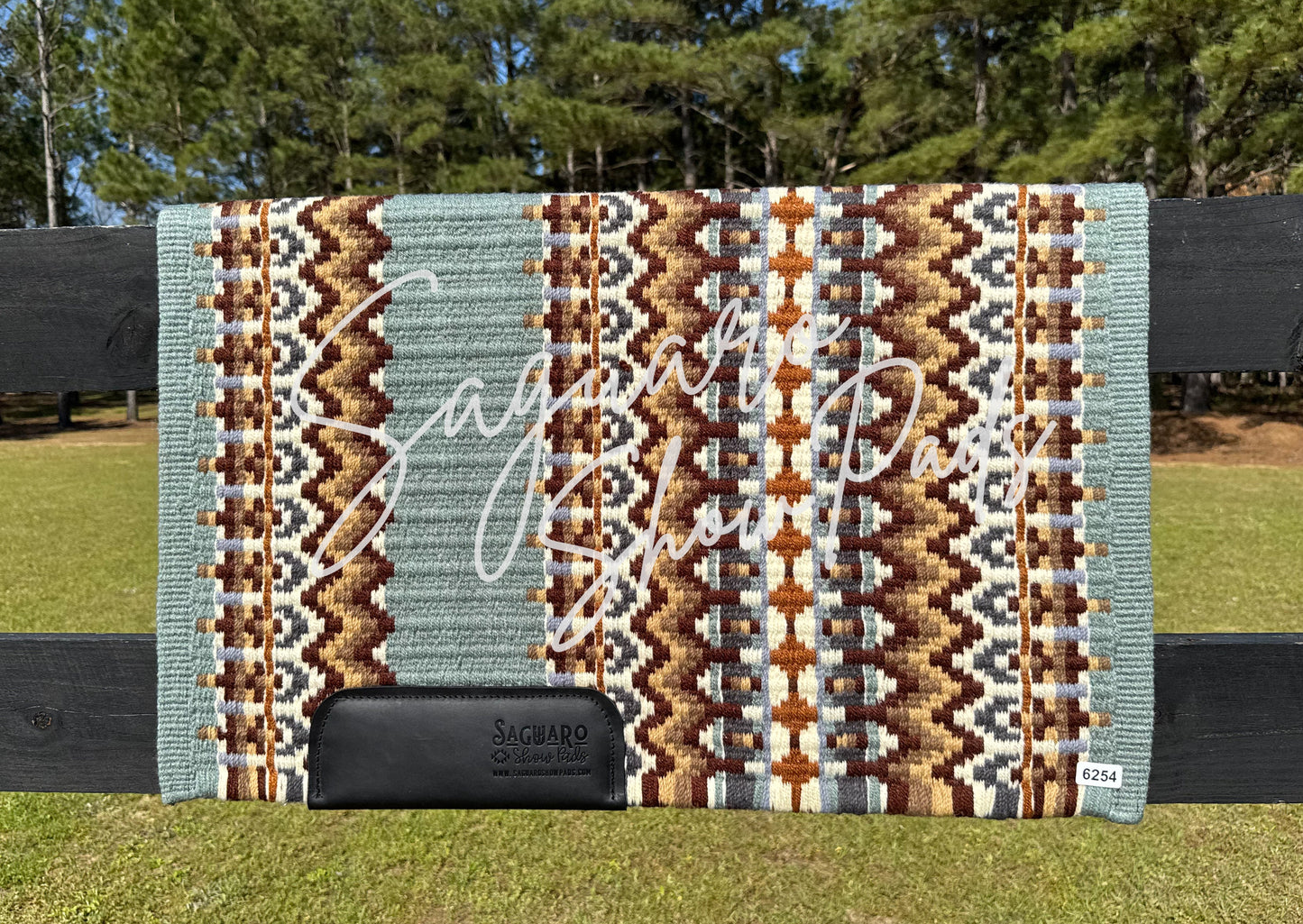 #6254 "Bonnie" Show Pad - Re-Order