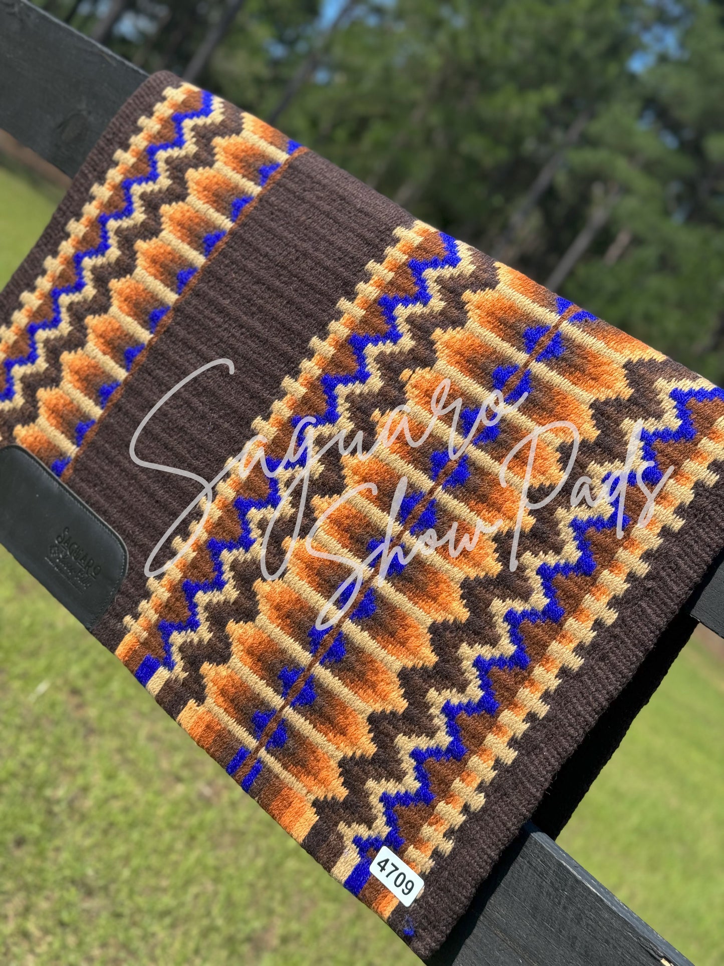 #4709 "Savannah" Show Pad