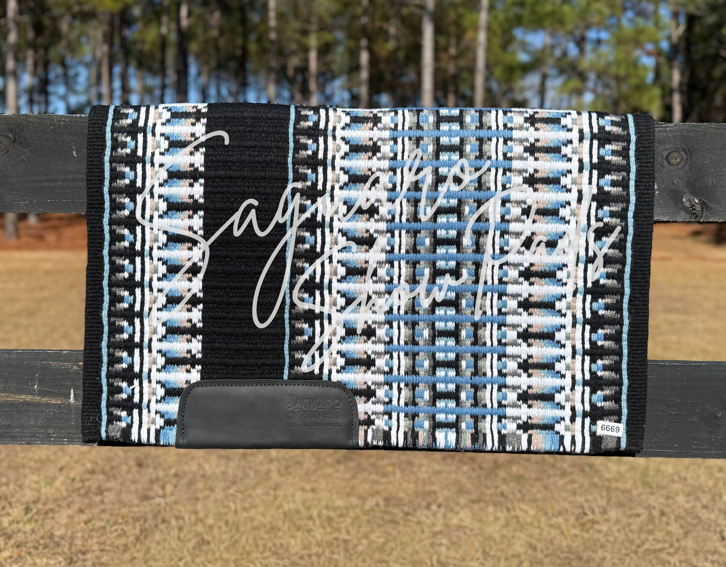 #6669 "Archer" Show Pad