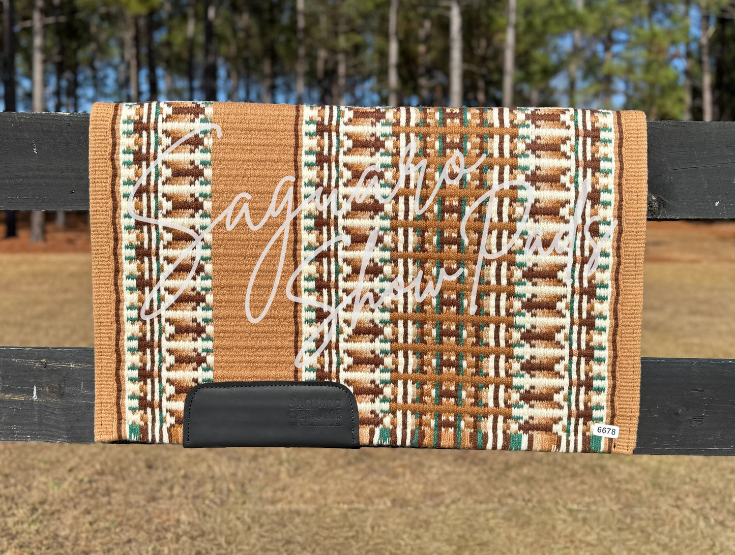 #6678 "Archer" Show Pad
