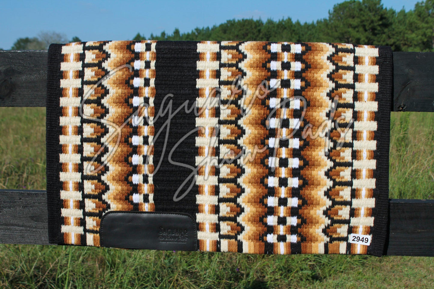 #2949 "Magnolia" Show Pad